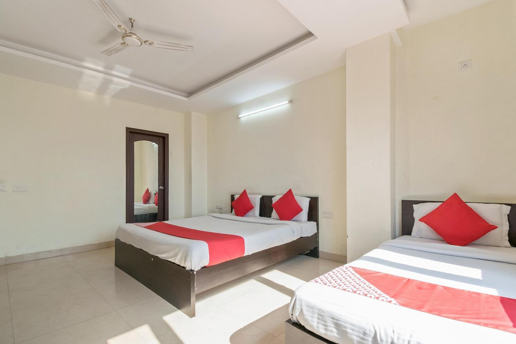 Oyo Hotel Triund Regency Катра Екстериор снимка
