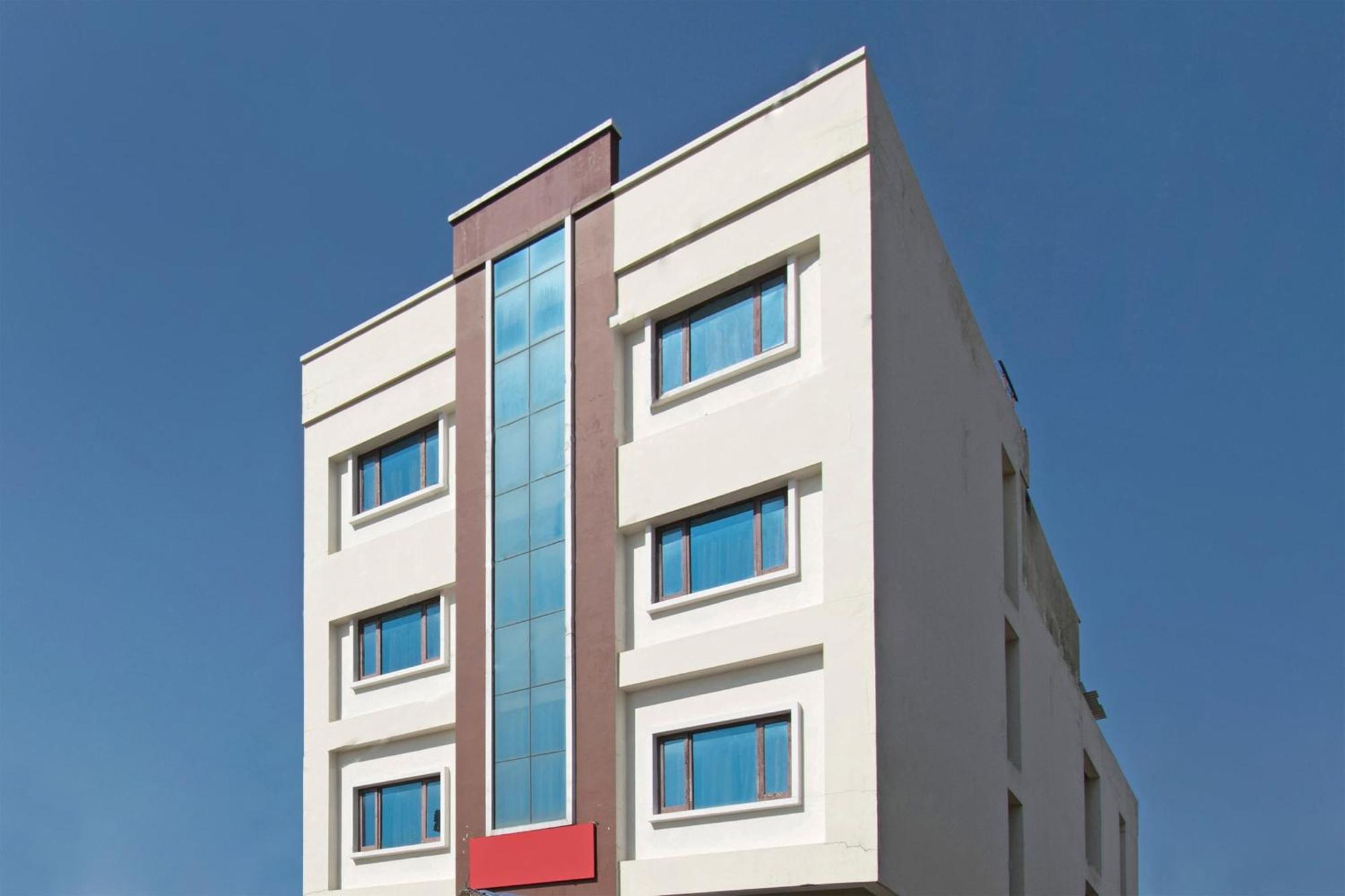 Oyo Hotel Triund Regency Катра Екстериор снимка