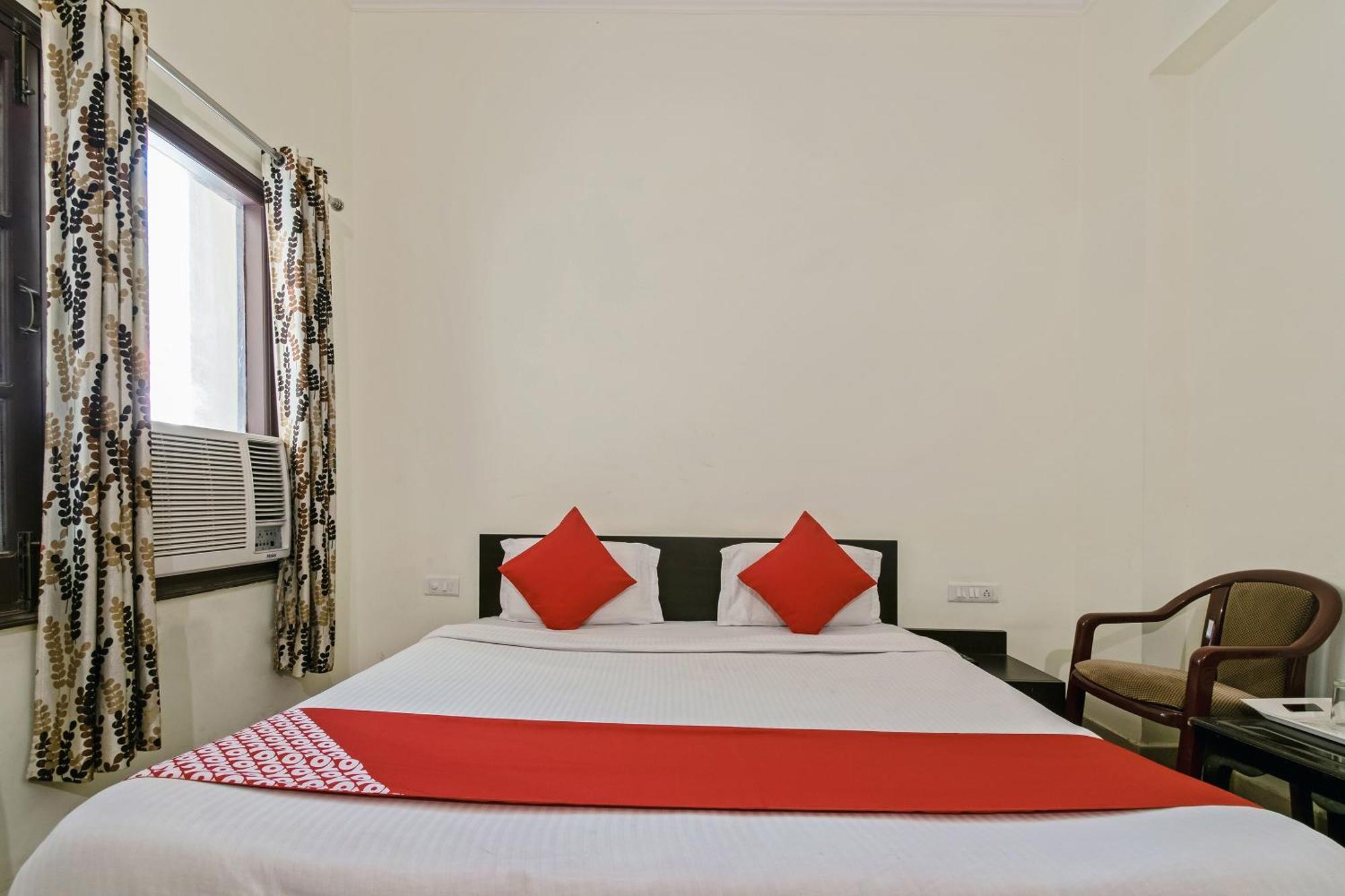 Oyo Hotel Triund Regency Катра Екстериор снимка