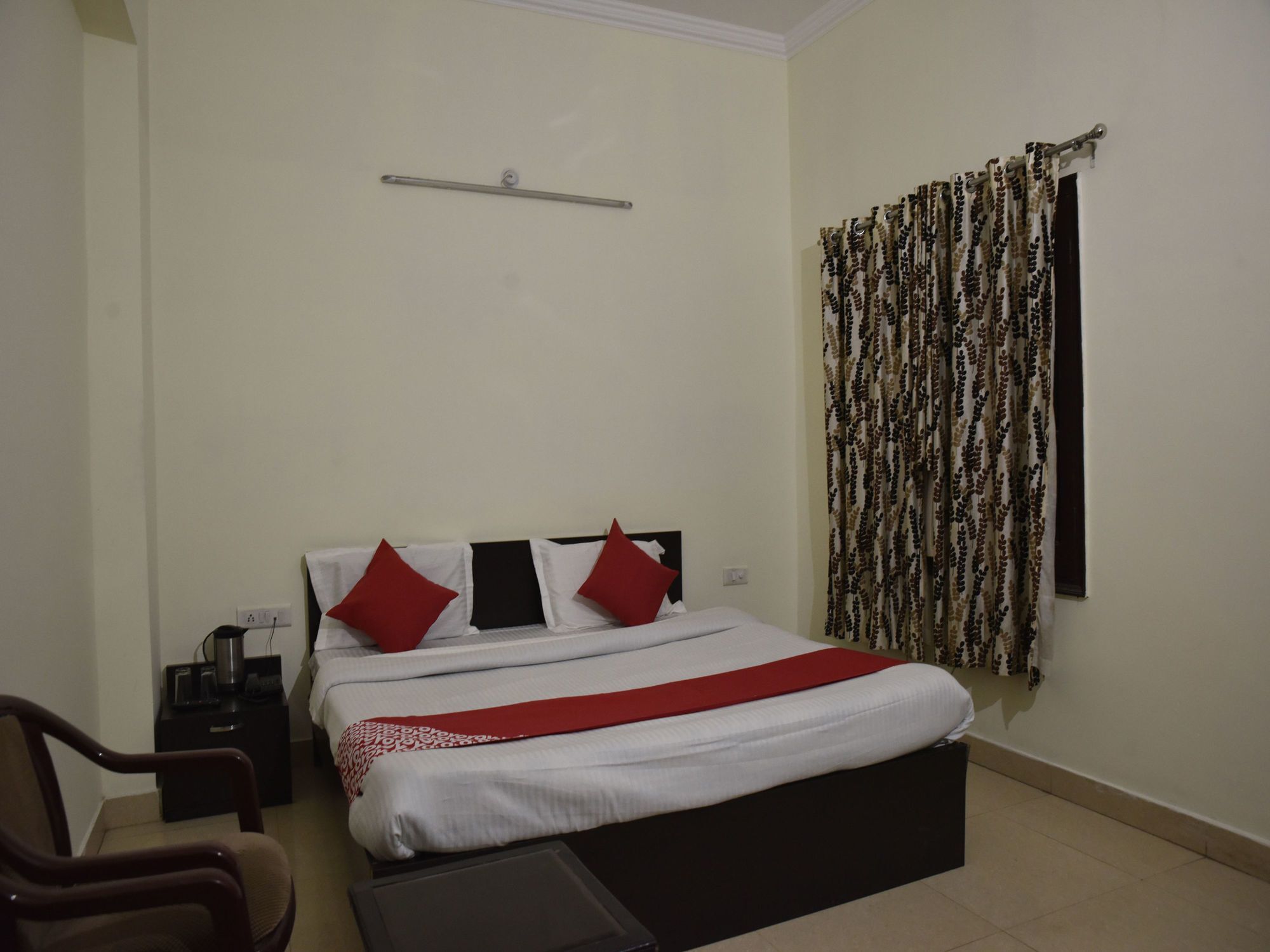 Oyo Hotel Triund Regency Катра Екстериор снимка