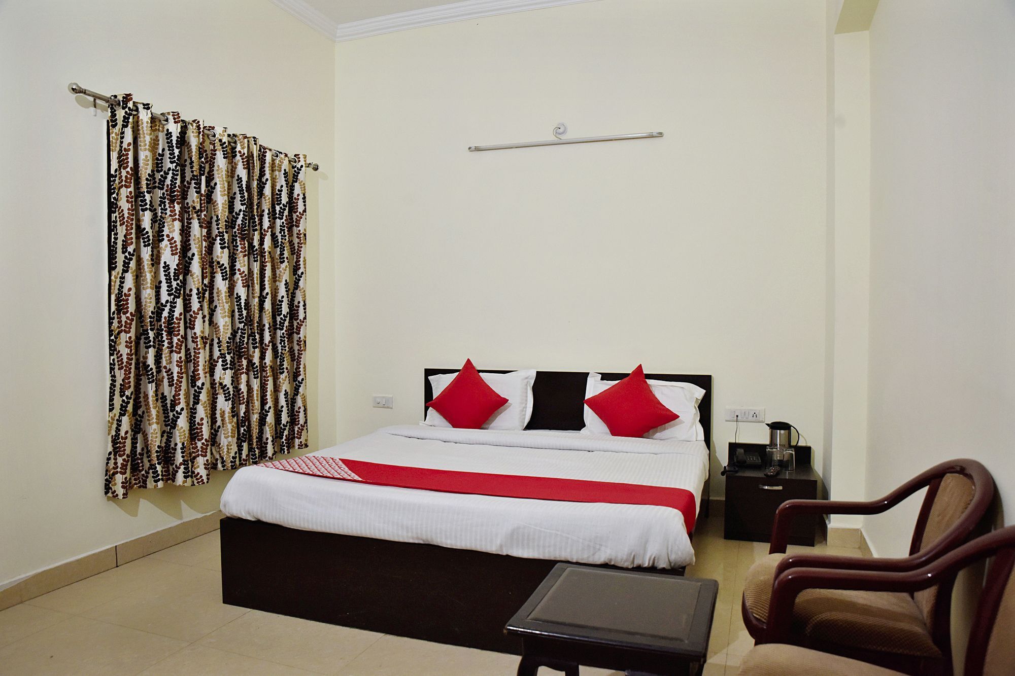 Oyo Hotel Triund Regency Катра Екстериор снимка